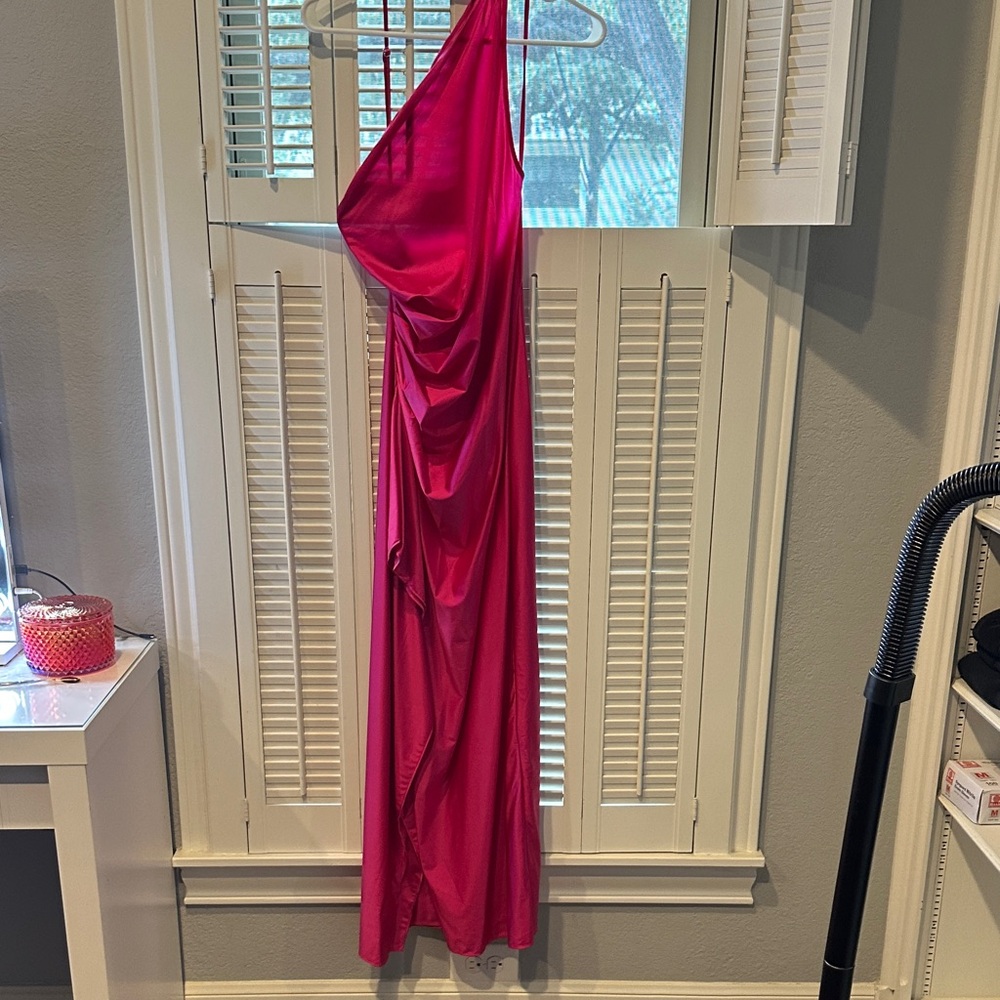 Elegant Pink One-Shoulder Dress